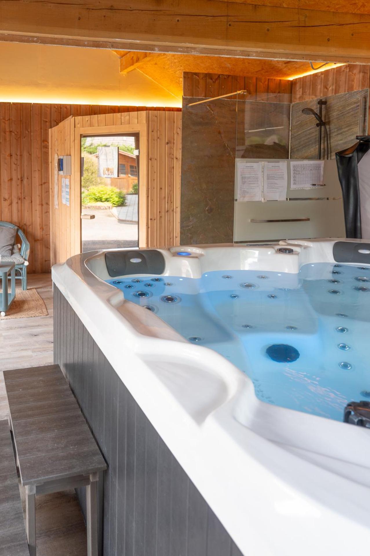 Chalet La Calougeotte, Jardin, Spa Et Sauna Prives Le Ménil Zewnętrze zdjęcie